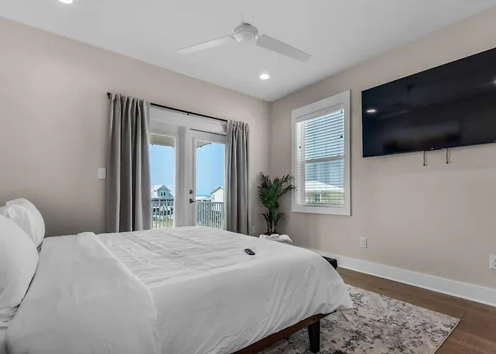Spacious 14-guest House Pool Pickleball Apartment *