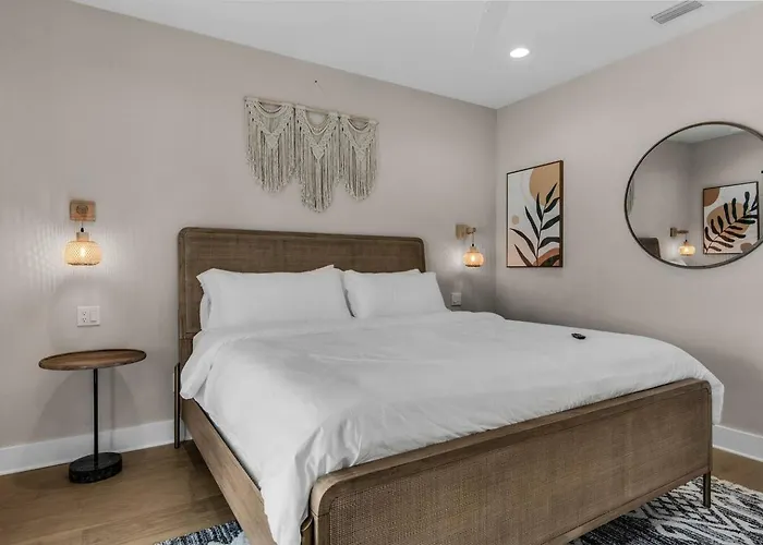 Spacious 14-guest House Pool Pickleball Apartment Gulf Shores