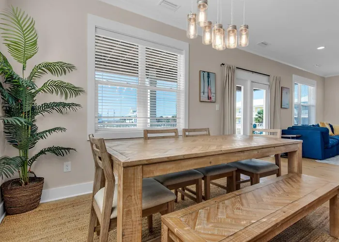 Spacious 14-guest House Pool Pickleball Apartment *