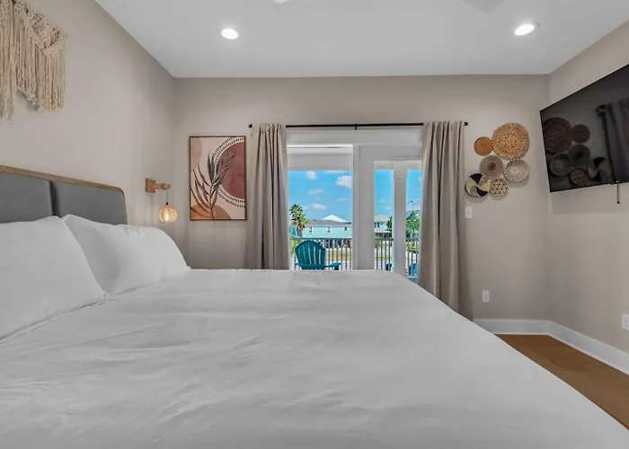 Spacious 14-guest House Pool Pickleball Apartment Gulf Shores