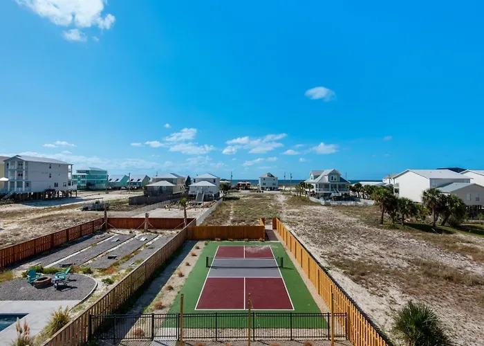 Spacious 14-guest House Pool Pickleball Apartment *