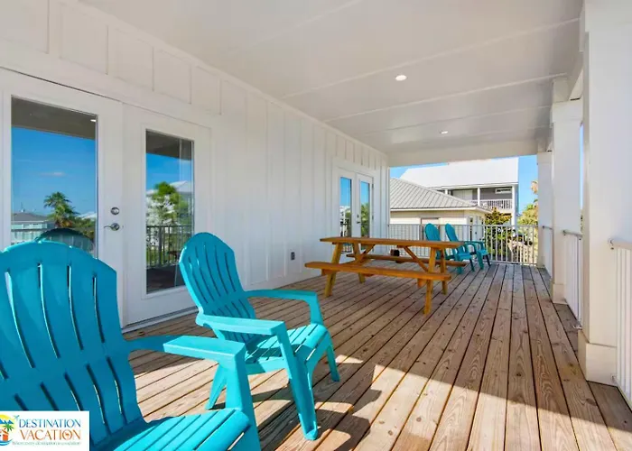 Beachside Escape W Pool, Views & Pickleball Fun