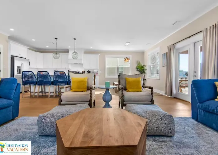 Beachside Escape W Pool, Views & Pickleball Fun Apartment Gulf Shores