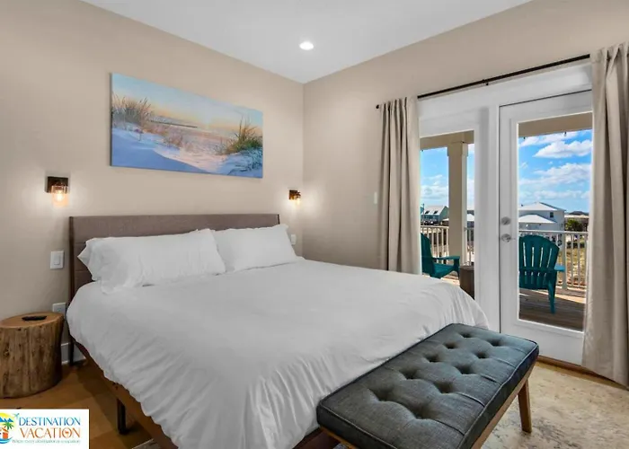 Beachside Escape W Pool, Views & Pickleball Fun Apartment *