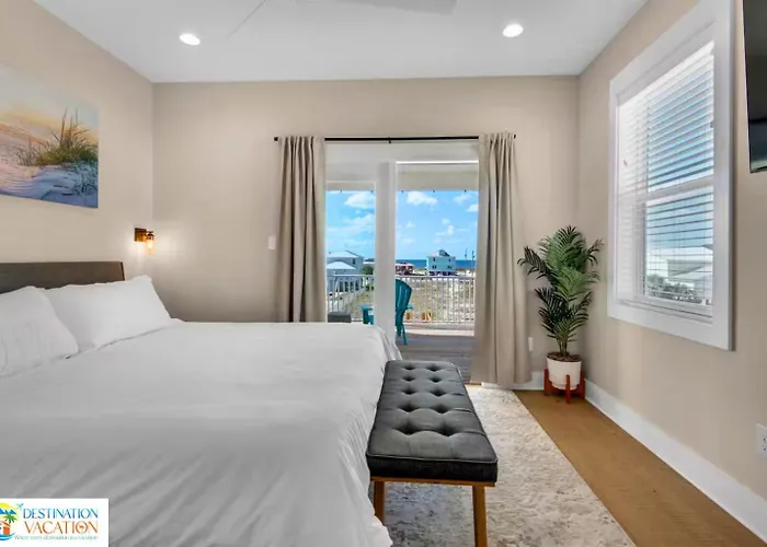Beachside Escape W Pool, Views & Pickleball Fun Apartment *