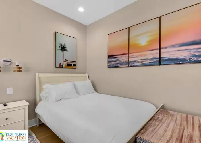 Apartment Beachside Escape W Pool, Views & Pickleball Fun