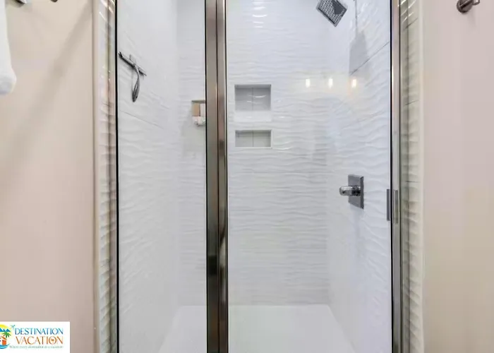 Apartment Beachside Escape W Pool, Views & Pickleball Fun