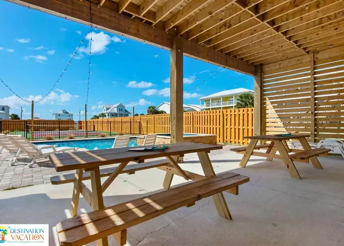 Beachside Escape W Pool, Views & Pickleball Fun *