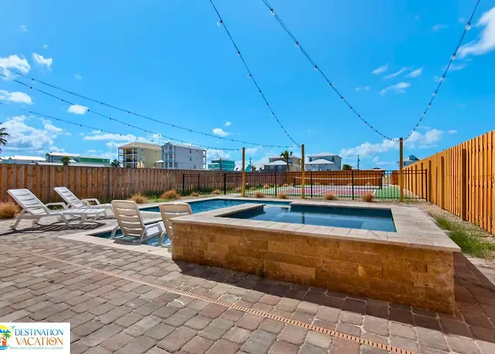 Beachside Escape W Pool, Views & Pickleball Fun Apartment