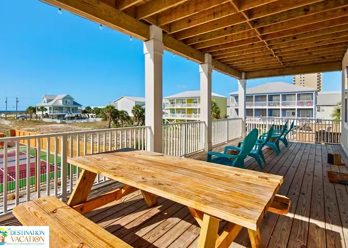 Beachside Escape W Pool, Views & Pickleball Fun Apartment *